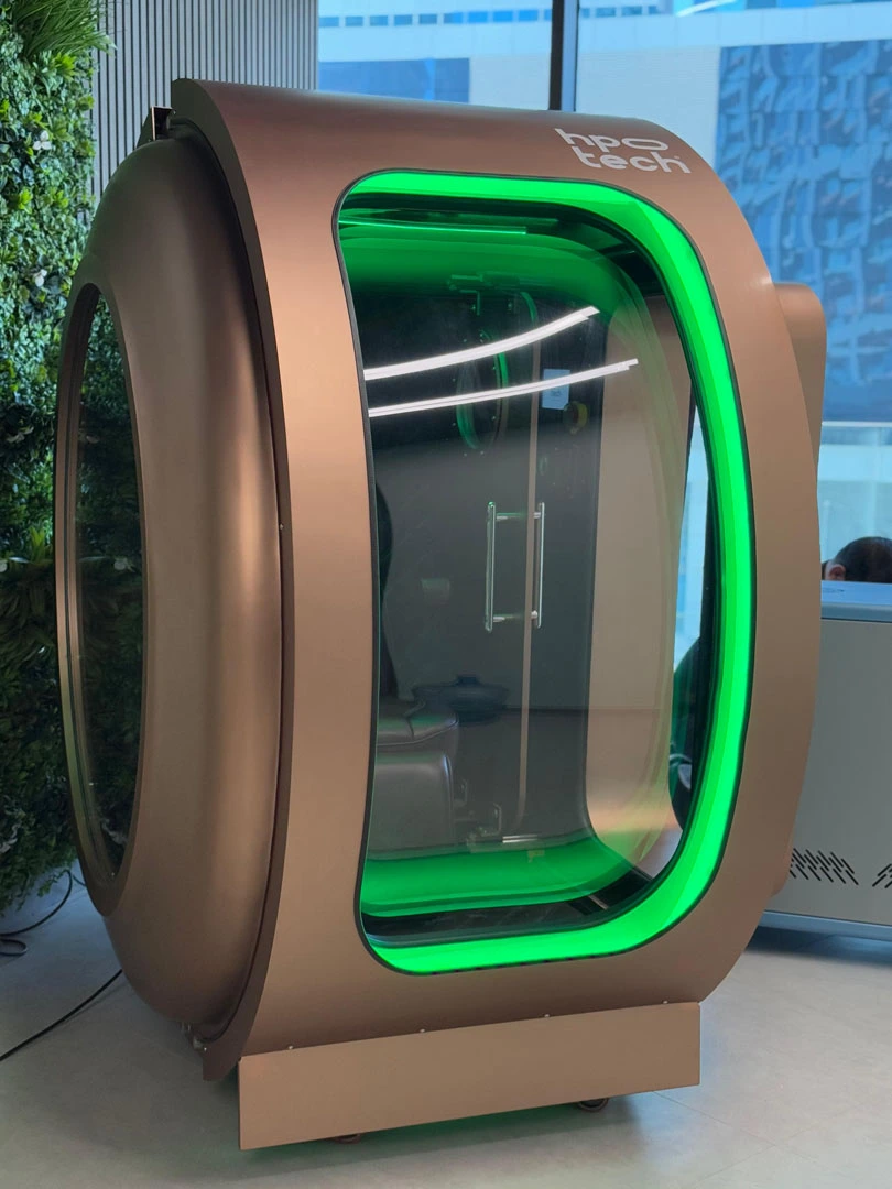 Zeugma panoramic window — full-width cabin glazing